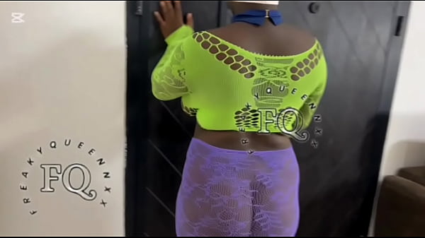 Two Stepsisters lured the delivery guy to chill with them and it ended them fucking him